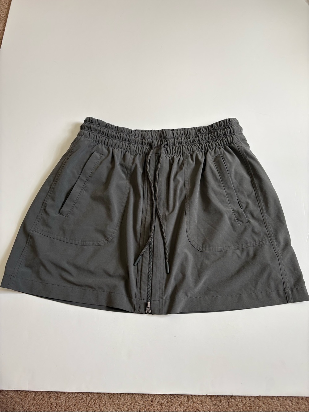Athleta Expedition Skort Greenish Gray Size 10